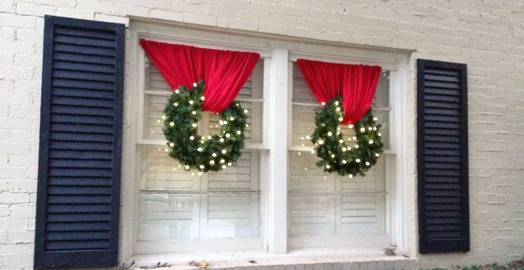 Decorating-Ideas-For-Your-Windows-This-Holiday-Season